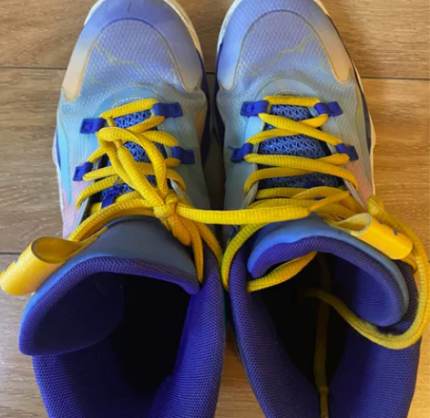 乔丹篮球鞋～因儿子的脚长的太快没穿几次就小...