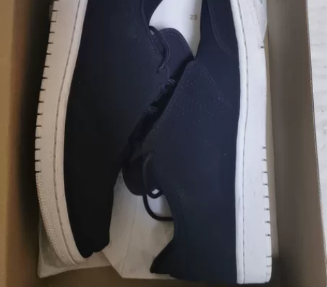 乔丹休闲鞋40码150元 感兴趣的话点“我...