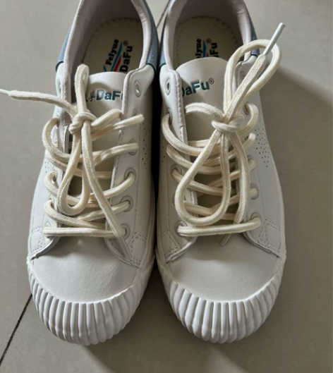 飞跃小白鞋皮面皮质小白鞋全新 刚入手，全新...