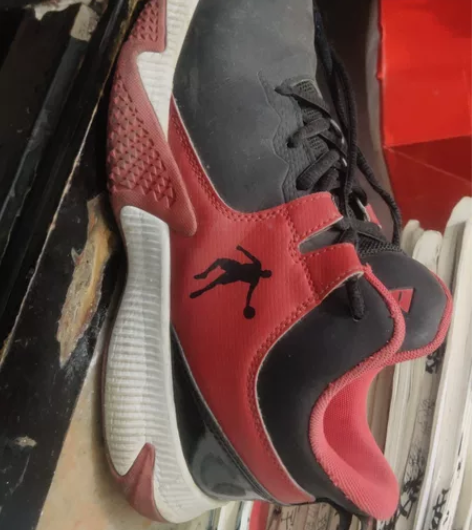 乔丹运动鞋便宜，可小刀，买的时候400多现...