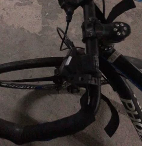 凤凰公路自行车 高中买的 现在大学用不到了...