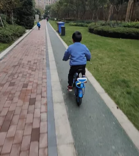 永久儿童自行车,14寸,带辅助轮,孩子大了...