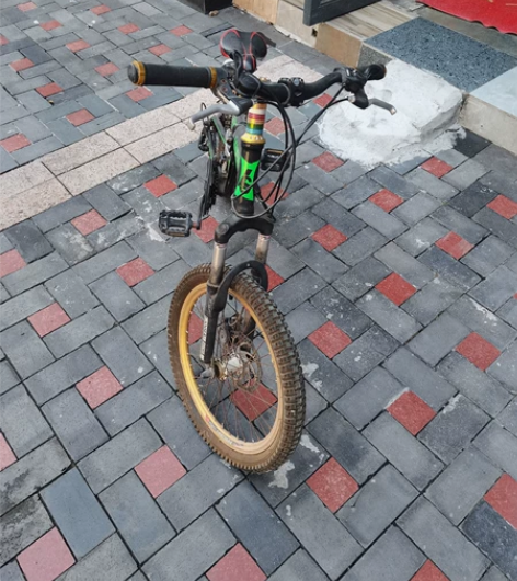 吉普山地自行车。 感兴趣的话点“我想要”和...