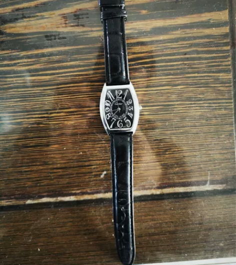 cartier卡地亚手表,几年前做生意合伙...