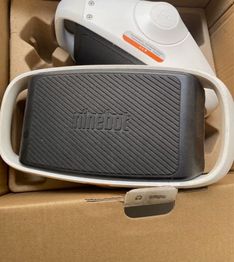 米家九号平衡轮99新,没玩两次,就充过一次...