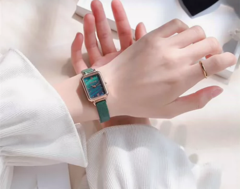 方形手表 生活是有光的，你得跑起来，跑得远...