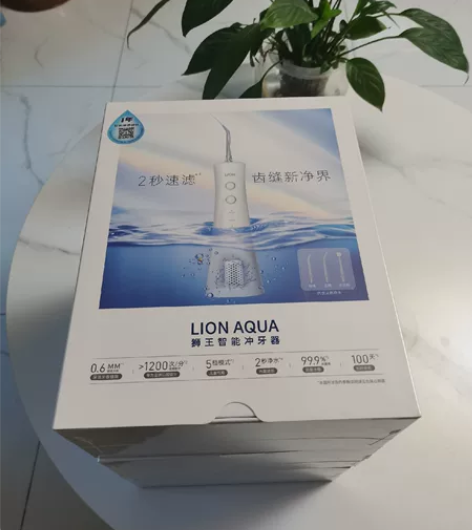 LION AQUA 狮王智能充牙器 产品型...
