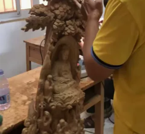 事不敢省力，艺不可少工。 精益求精，力求臻...