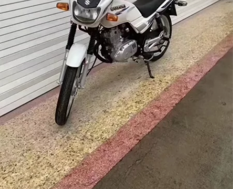 二手摩托车到货精品，铃木钻豹王，整车非常完...