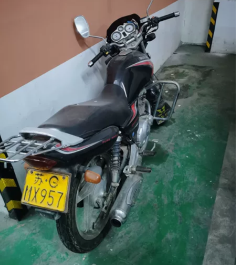 铃木EN125摩托车 感兴趣的话点“我想要...