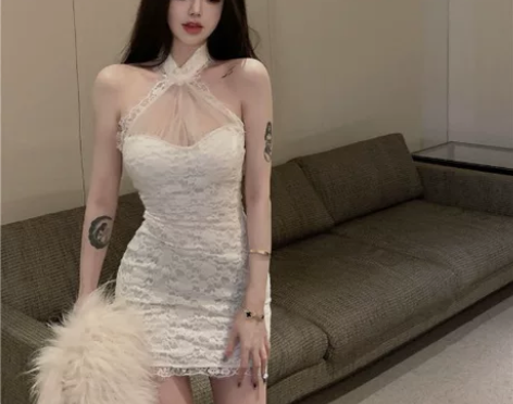 纯欲风洋气蕾丝连衣裙女2022早春新款性感...