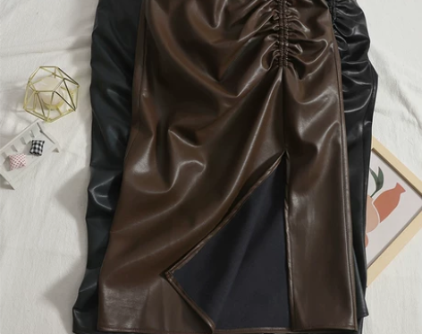 韩版PU皮裙女2021秋装褶皱开叉半身裙纯...