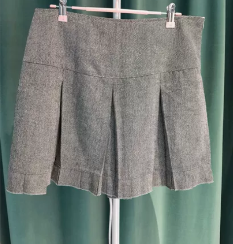 A字裙百褶裙 买大了没穿 腰围平铺39厘米...