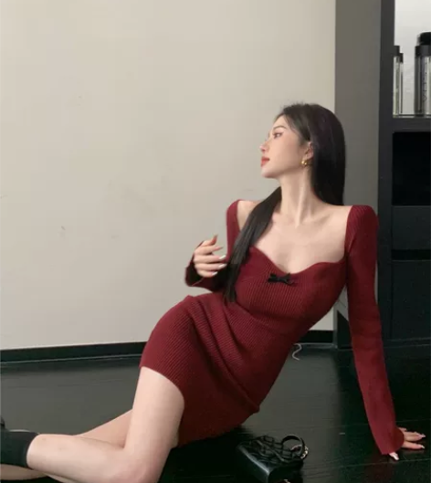 红色方领长袖针织连衣裙女春季纯欲风蝴蝶结性...