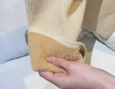 针织加绒休闲裤,一个杏色一个米色,全新吊牌...