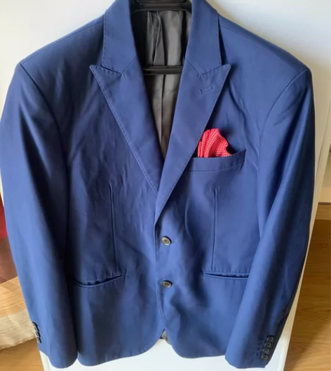 男士双开插叉修身西服,原价300,二手闲置...
