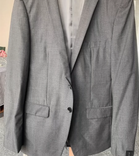 男士西装西服外套，买来没穿过，质量很好，专...