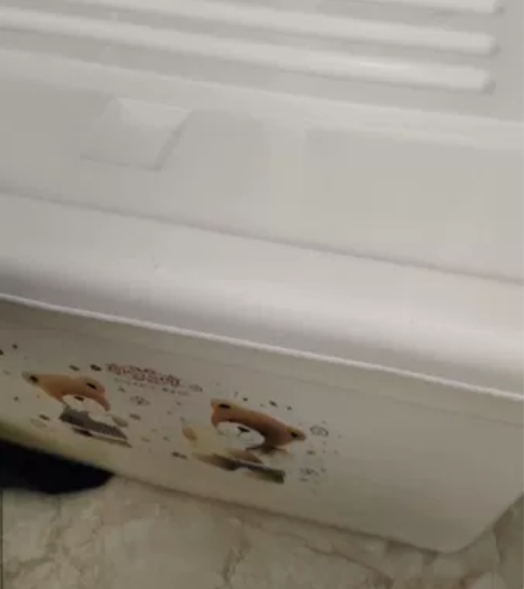 全新大号整理箱，带轮子方便拖动，我买大了转...