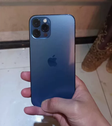 苹果12pro，买来自己用的，用不惯苹果系...