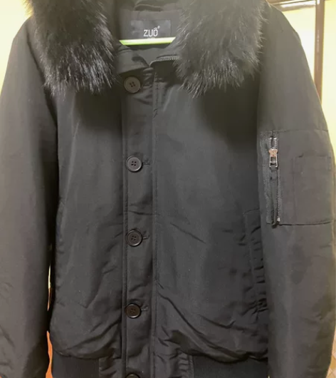 品牌，带毛领，男式休闲夹克款羽绒服，狐狸毛...