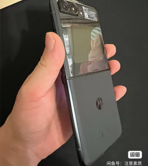 摩托罗拉moto razr 2022 无缝...