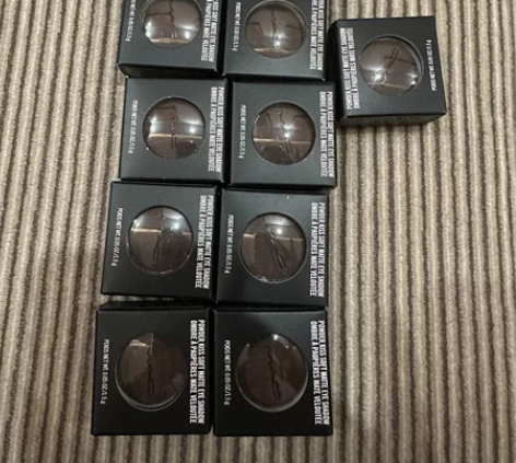 Mac 柔雾哑光单色眼影 give a g...