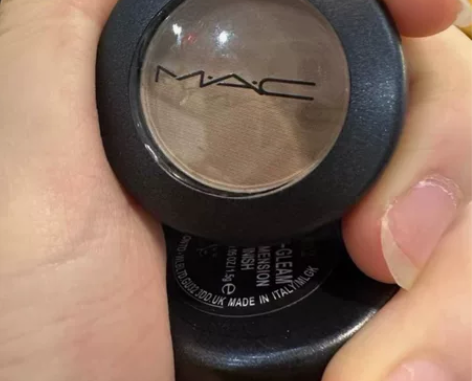 mac修容鼻影小样，粉质细腻光滑，特别好用...