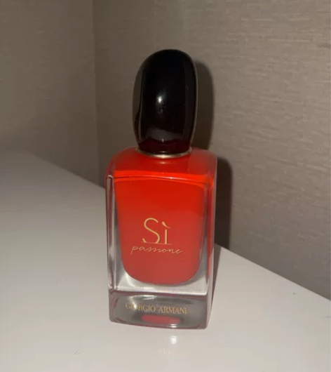 阿玛尼红色挚爱女士香水50ml 朋友赠予，...