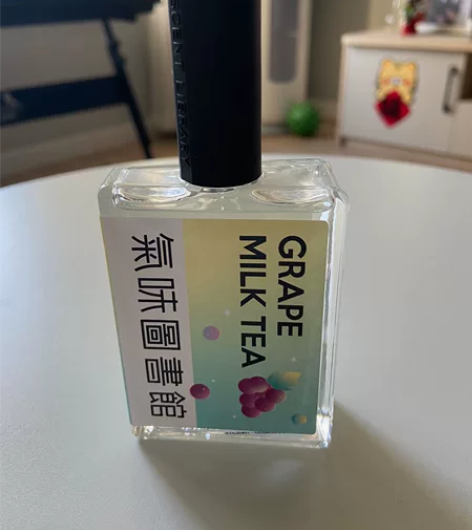 气味图书馆淡香水多肉葡萄香型。用了几次，香...