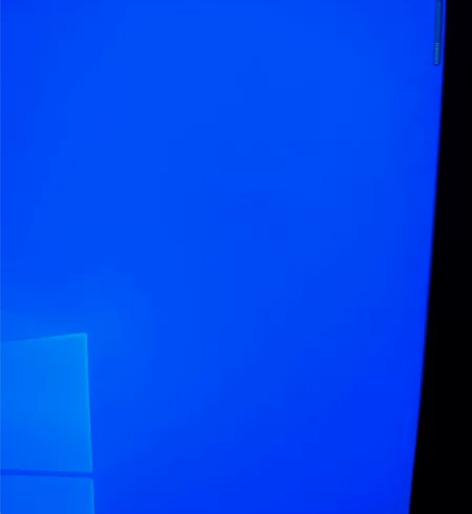 机械革命x8ti笔记本屏幕微瑕,有点水印看...