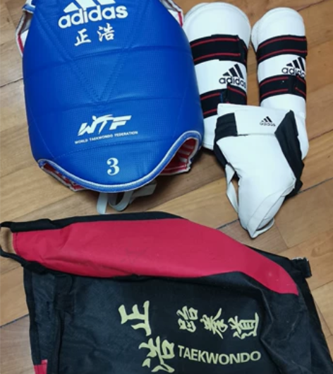 二手跆拳道护具一套 感兴趣的话点“我想要”...