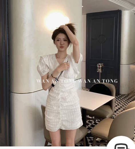 顽童大人 白色V领泡泡袖连衣裙女夏新款气质...