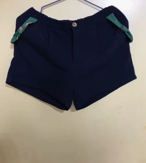 全新 女款M码 休闲短裤 腰围二尺一 详细...