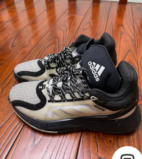 小孩子鞋码小了转让出……阿迪运动鞋40.5...