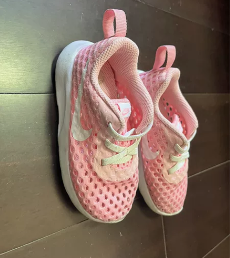 Nike耐克镂空网眼运动鞋 粉色 内长14...