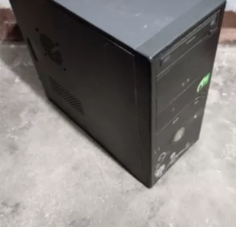 大机箱电源。垃圾机箱顶部有凹陷注意看照片特...