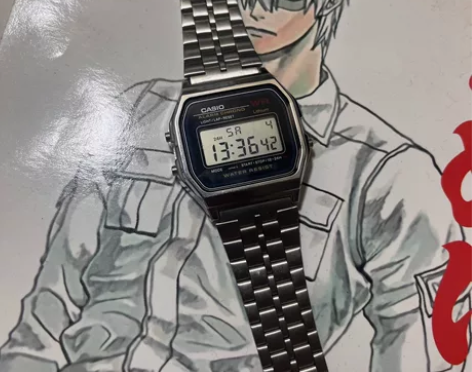 卡西欧小方表a158银色 成色很新 掉了一...