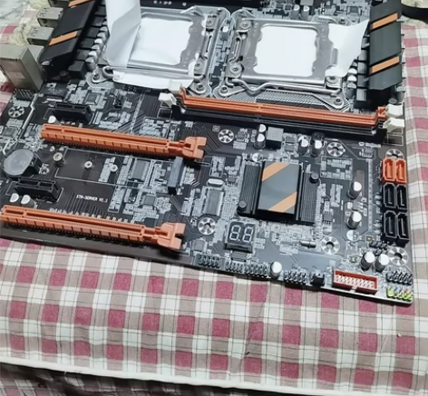 拆机x79双路主板，有鲁大师图 当杂牌处理...