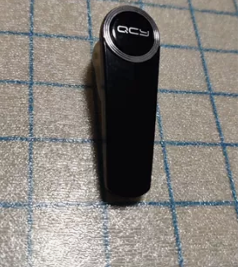 QCY Q8驾驶蓝牙耳机，配件丰富，很少使...