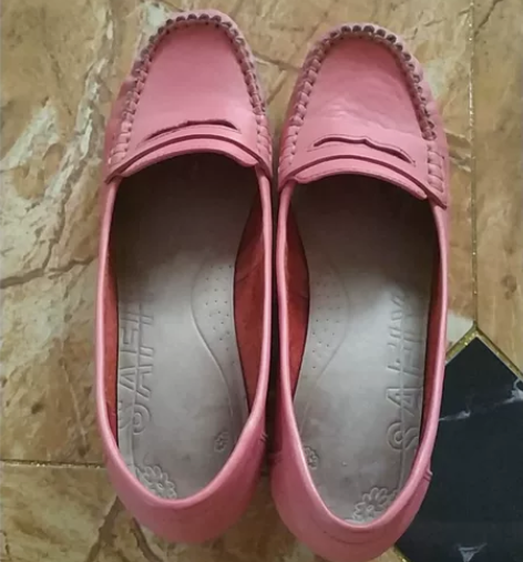 索菲亚单鞋红色码数36码。 感兴趣的话点“...