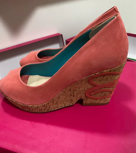 CNE 坡跟鱼嘴鞋单鞋，37码，穿过二次几...