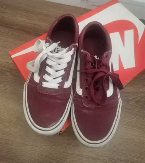 vans板鞋酒红色 35码 我36的脚穿正...