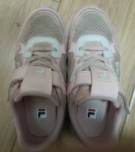 斐乐女童鞋 感兴趣的话点“我想要”和我私聊...