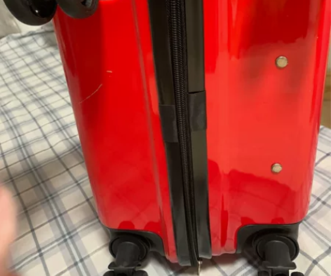 全新旅行箱 20寸  有红，黄，黑 三个颜...