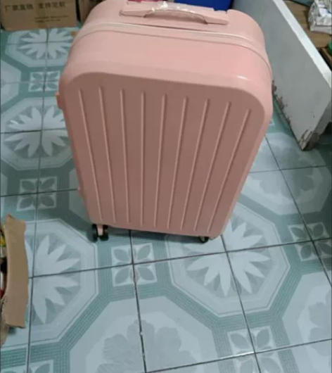 唐酷粉色旅行箱，24寸，全新 感兴趣的话点...