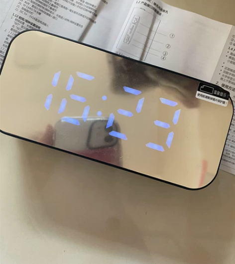 蓝牙音箱闹钟时钟声音不错功能挺多的 感兴趣...