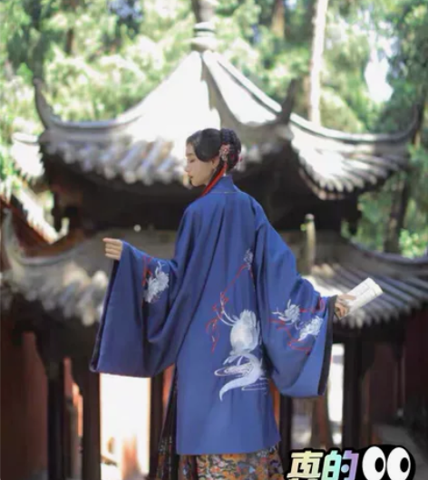 汉服出租 兰若庭出租 明制琵琶袖短袄马面妆...