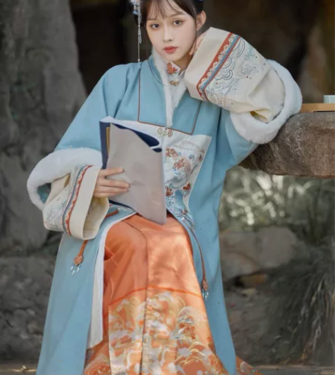 七月夕 穗岁 国风大典走秀款补袍长衫马面裙...