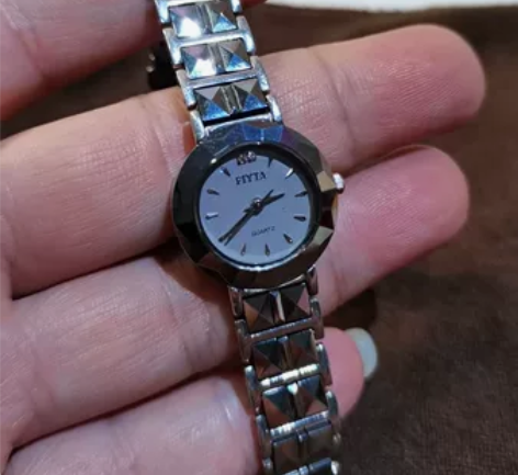 精美女士飞亚达手表，百分百正品，不懂自己查...