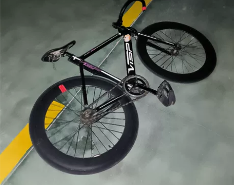 死飞 破风架 高框轮 刚换的把带 感兴趣的...